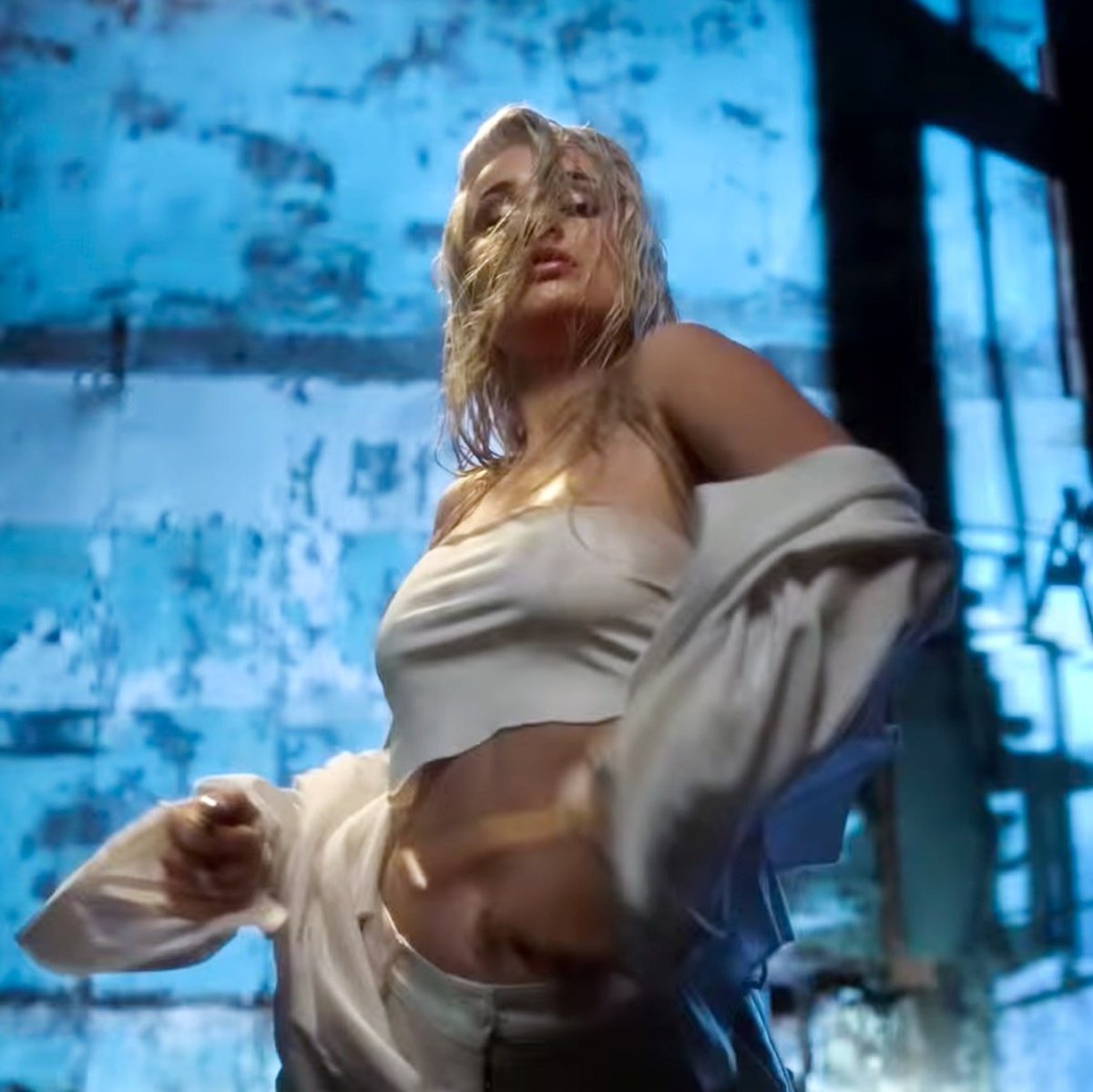 The power this photo of kim petras has