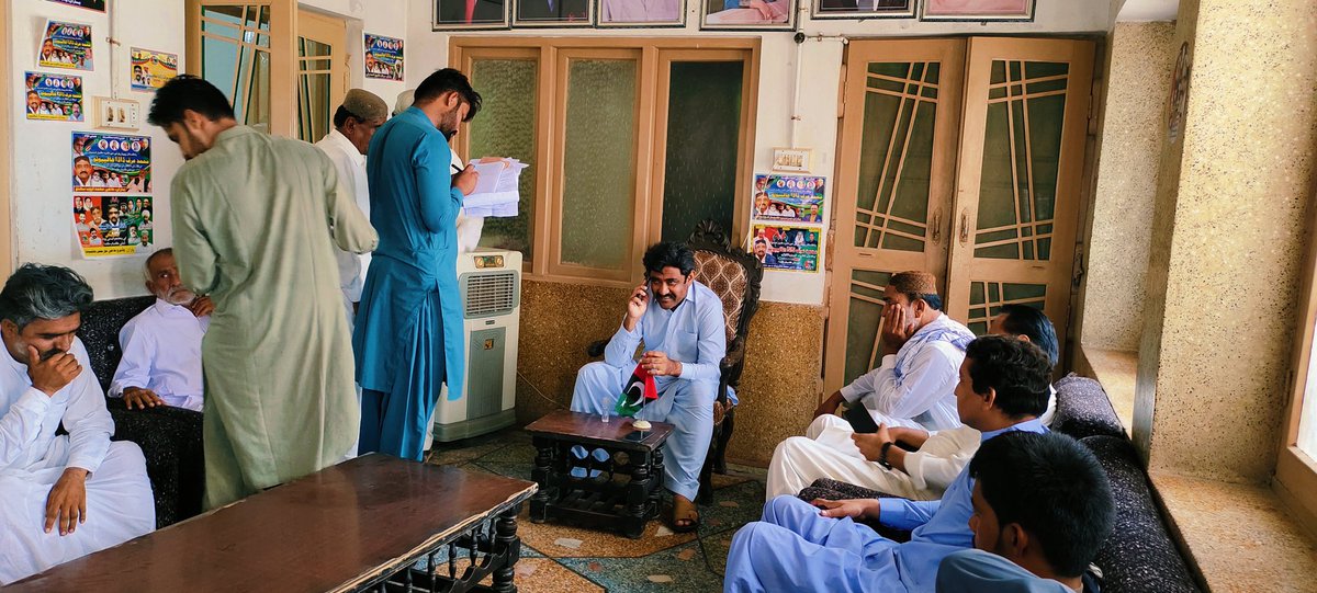 qaisar_panhwar1's tweet photo. MATLI:MPA @DadaHalepoto meets with people of #PS70 and resolved their issues today.
#PS70Matli https://t.co/akIw1EdYd3