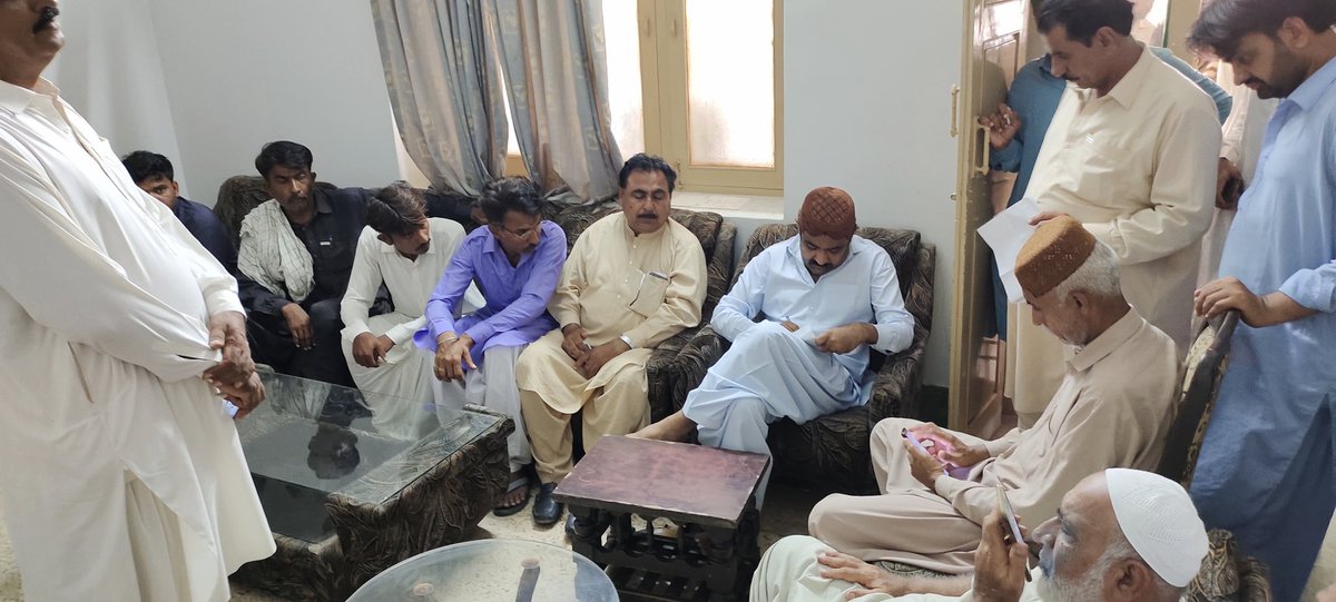 qaisar_panhwar1's tweet photo. MATLI:MPA @DadaHalepoto meets with people of #PS70 and resolved their issues today.
#PS70Matli https://t.co/akIw1EdYd3