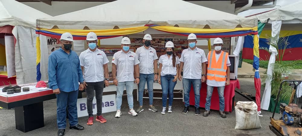 En marco del Relanzamiento de la #GMBNBT y los #SabadosTricolor nos enorgullece mostrar en el vértice N°3 la Certificación de Saberes, proyecto de innovación de extracción de material petrolíferos para ser usado en el bacheo de la localidad #SomosTricolor