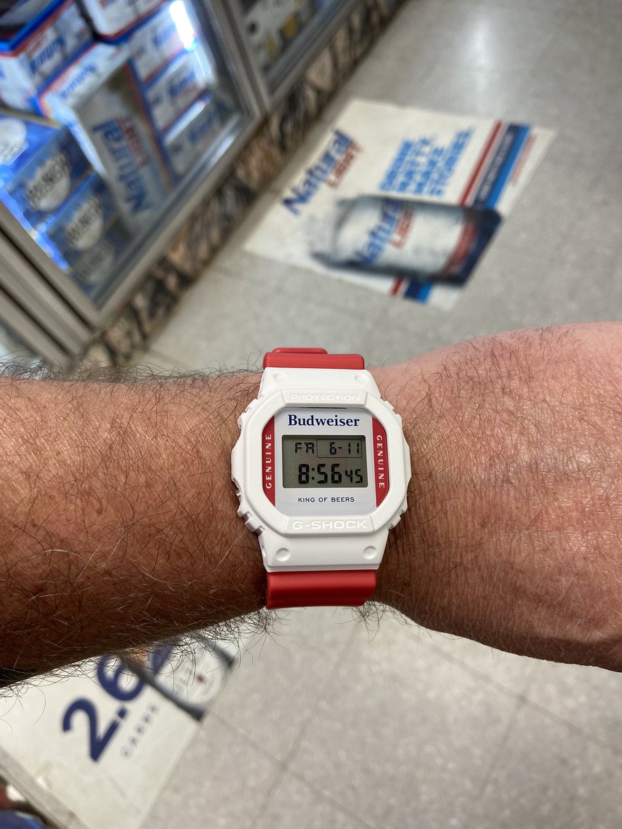 SmittyBudMan's tweet photo. @budweiserusa @GShock_US 

Was able to get one before they sold out.  Great watch.  
#budweiser #gshockbudweiser
#gshockusa
#budweiserwatch https://t.co/EETrREKWlt