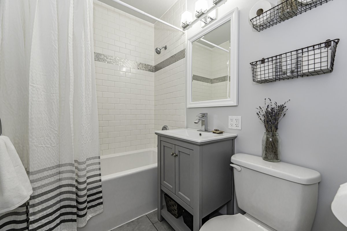 trilliumwest's tweet photo. Simply stunning in Stratford, this 3 bed, 2 bath red brick home is inviting inside and out. With new flooring, upgraded appliances and so much more, check out everything this modernized century home has in store: https://t.co/2qzpBh5uaZ
@RebeccasNest https://t.co/pJb0feWjfR