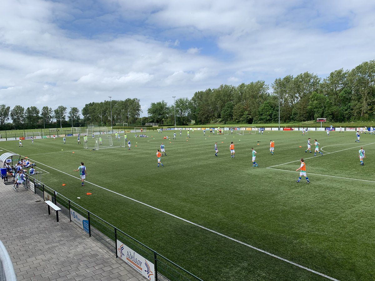 Ook bij de senioren en jeugd vanaf 17 volop voetbalplezier bij Sporting Andijk vandaag op de Nationale Voetbaldag! <a href="/sportingandijk_/">Sporting Andijk</a> <a href="/Nh1816/">Nh1816 Verzekeringen</a> <a href="/KNVBWest1/">KNVB West 1</a> <a href="/de_nvd/">Noah van Dijk</a> <a href="/NHDWFL/">NHD Westfriesland</a>