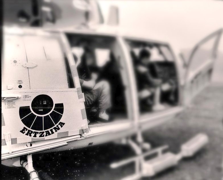 gorka581's tweet image. En helicópteros policiales, de rescate, medicalizados, de extinción de incendios... todos los días hay cientos d personas jugandose la vida por nuestra salud, nuestra seguridad y nuestro medio natural. En un medio en el q el mínimo contratiempo puede ser el último

MUCHAS GRACIAS