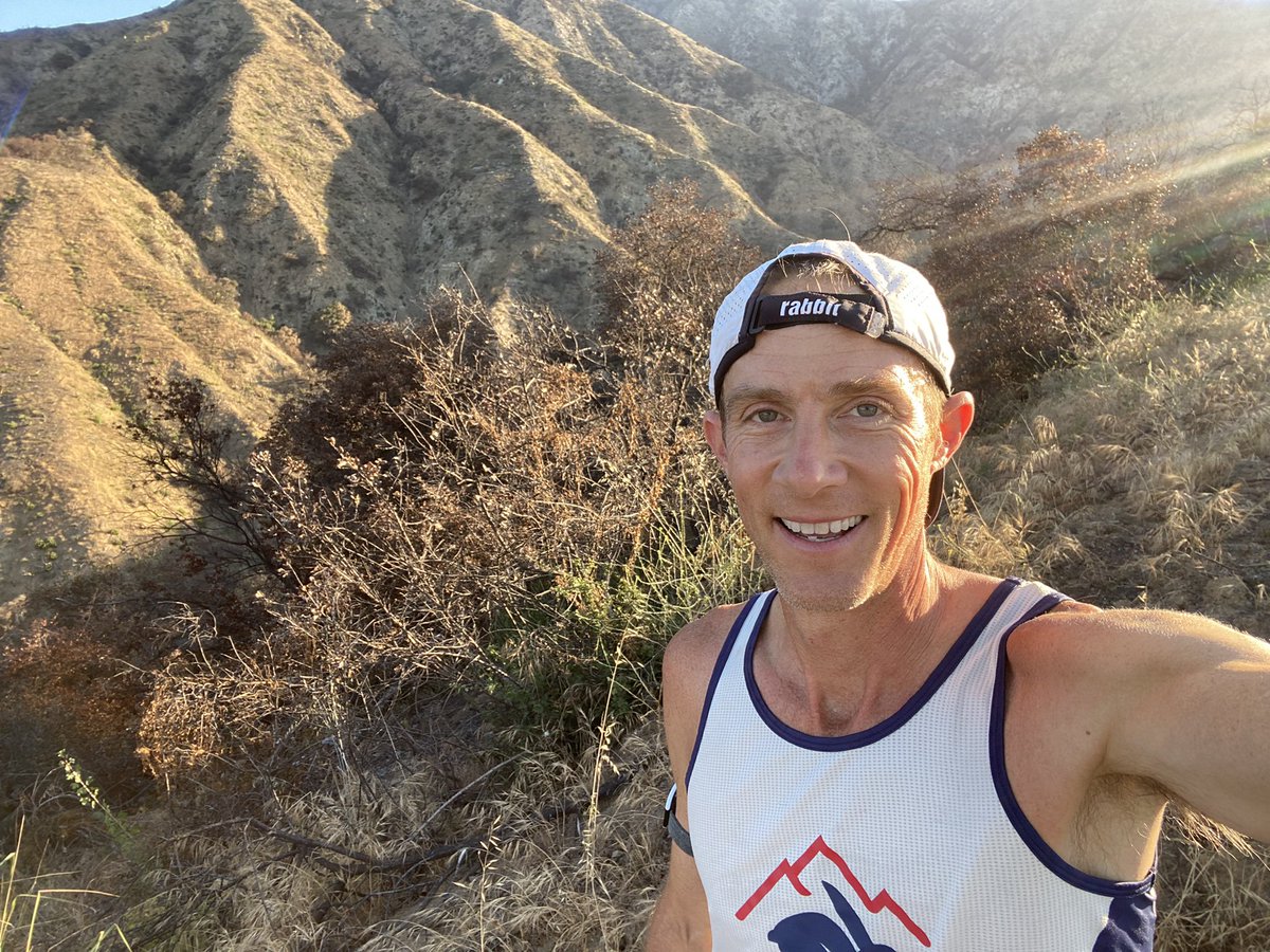 gen3ticfreak's tweet photo. Good morning from the backyard #borntorunfree #rabbitTRAIL #RADrabbit @runinrabbit https://t.co/ZsGX3XW3TY
