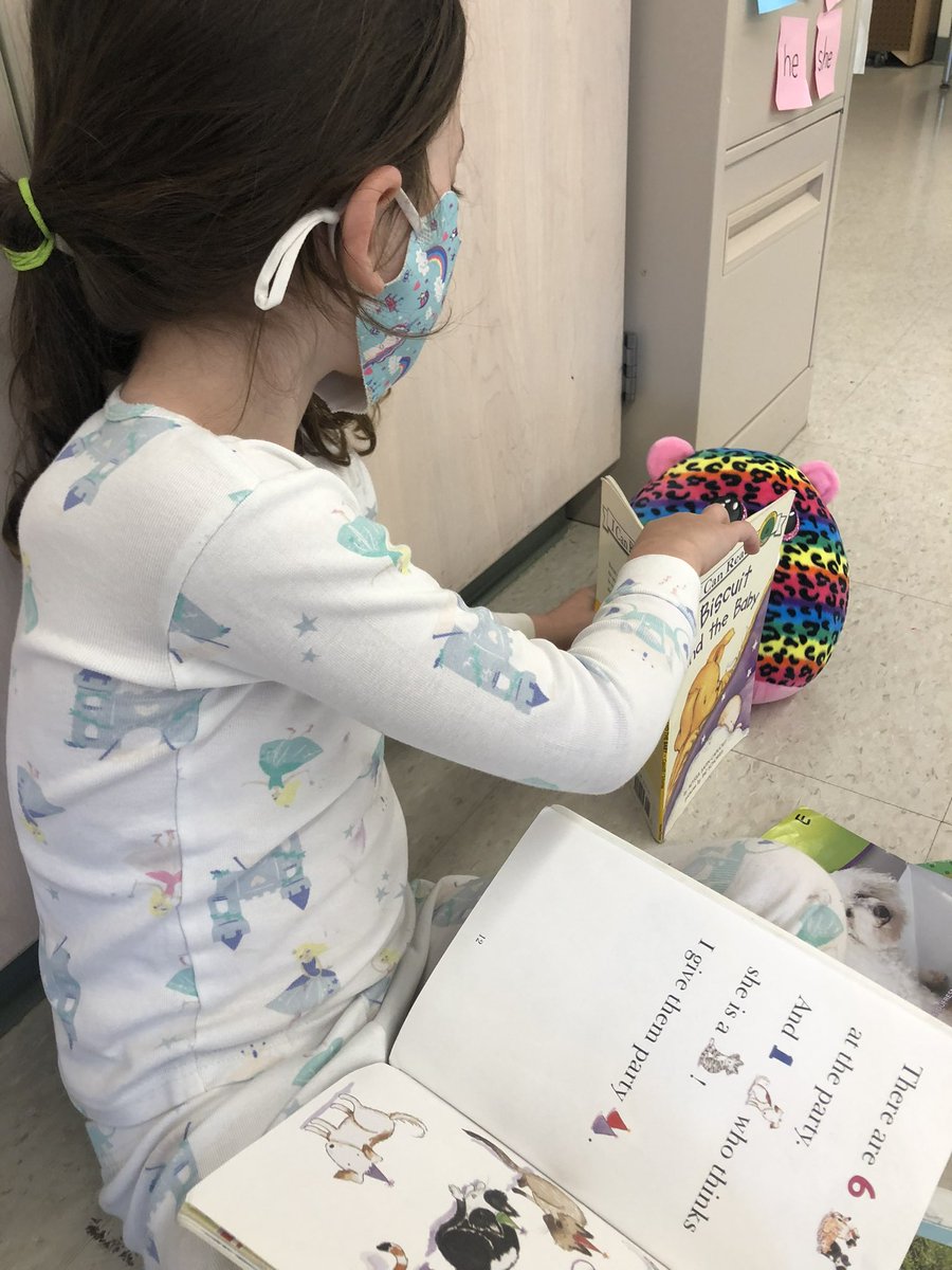 JCareyReads's tweet photo. Finding joy in kindergarten during the last week of school…and finding new uses for our plexiglass! #seshsjoy https://t.co/ejRmGP0ivZ