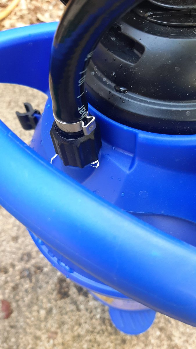 NaturalGardenUK's tweet photo. @CooperPeglerUK i have 4 CP sprayers.  3 are great knapsack (CP 2000 &amp; Evolution).  But this CP5 is bad.  Poor design- pump handle was stuck fast on arrival, pump handle and hose hit one another, but worst issue, pressure leaks from hose to body connection.  Its unusable https://t.co/4CiWpiinGd