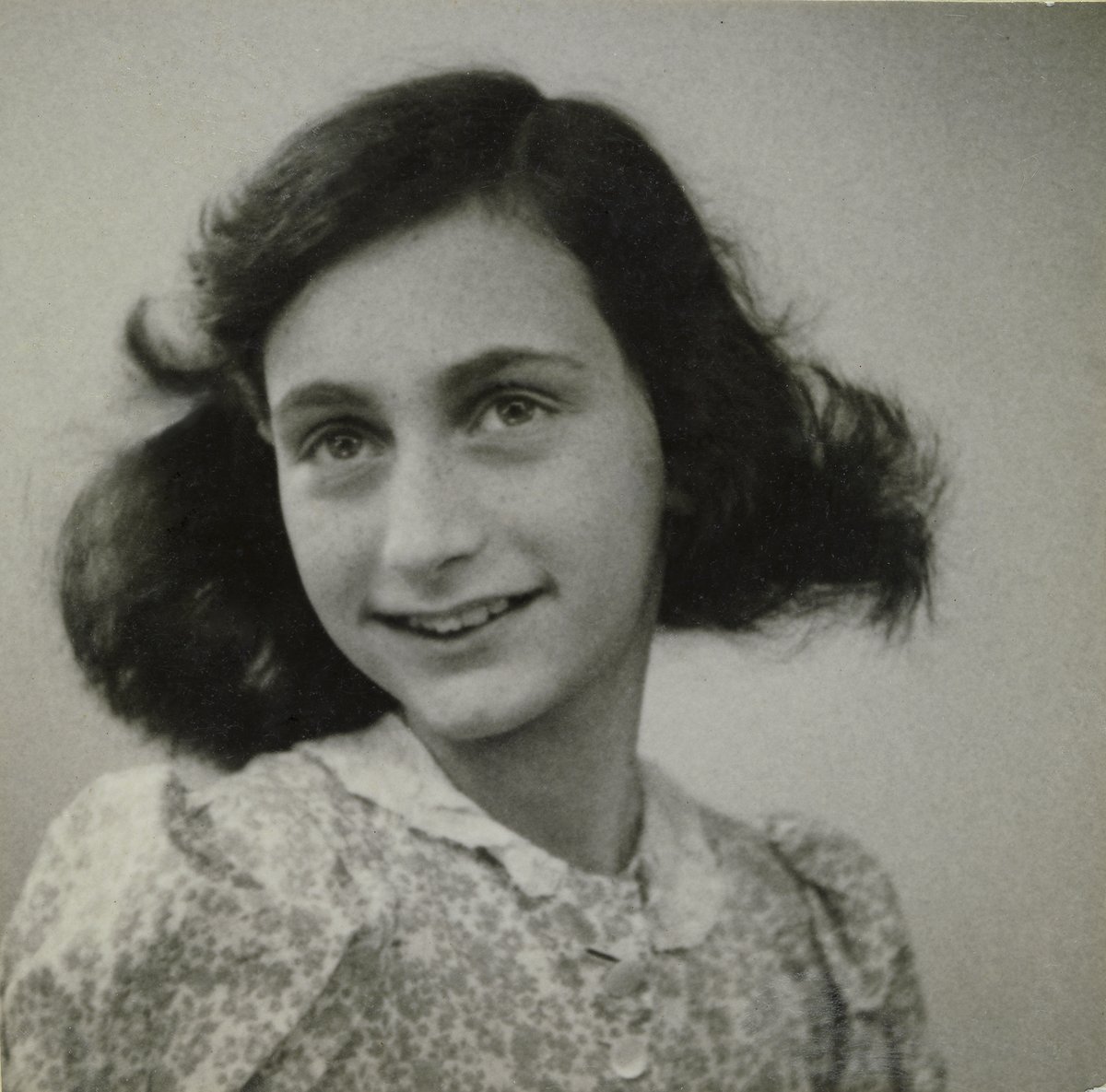 Through Anne Frank’s diary, we felt we knew her. She held grudges; she idolized movie stars. She was just learning to love. Today would have been her 92nd birthday. Photo collection Anne Frank House, Amsterdam encyclopedia.ushmm.org/content/en/art…