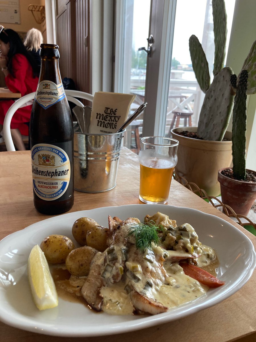 lampilinna's tweet photo. Nyt pääsi helsinkiläinen #jononohi! Merikarvialla Gastropub Merry Monkista saa hyvää ruokaa ja ymmärrystä, kun haluaisi päästä jatkamaan matkaa nopeasti vaikka ravintola on täynnä ja kiirettä pitää. Tänne uudestaan! #merikarvia #merrymonk #päivänkala https://t.co/z2O6KBt39A