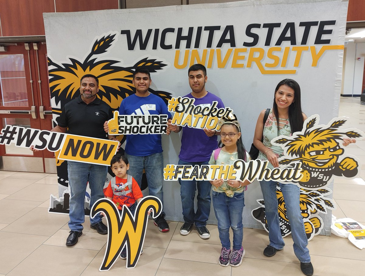 wheatweet's tweet photo. It's early in the summer but I think we are ready to 👑 this family as most adorable #ShockerVisit family of the summer. https://t.co/gBUuS3VIj9
