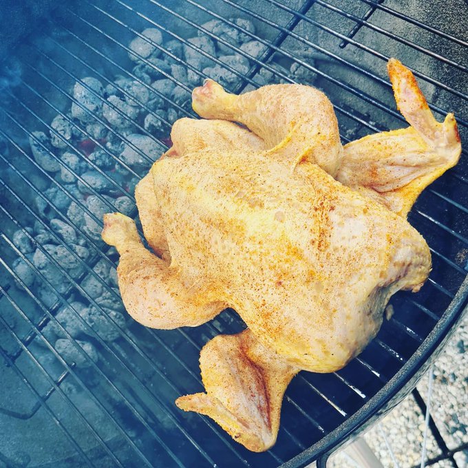 Grillen und Chillen!!!😉 So kann der Sommer weiter gehen😍 #whirlpool #jakuzzi #grillen #bbq #grillh&auml;hnchen<a href="/tag/bbq"class="tags"><span>#bbq</span></a><a href="/tag/sommer"class="tags"><span>#sommer</span></a><a href="/tag/chillen"class="tags"><span>#chillen</span></a><a href="/tag/whirlpool"class="tags"><span>#whirlpool</span></a><a href="/tag/chillmodus"class="tags"><span>#chillmodus</span></a><a href="/tag/grillen"class="tags"><span>#grillen</span></a>