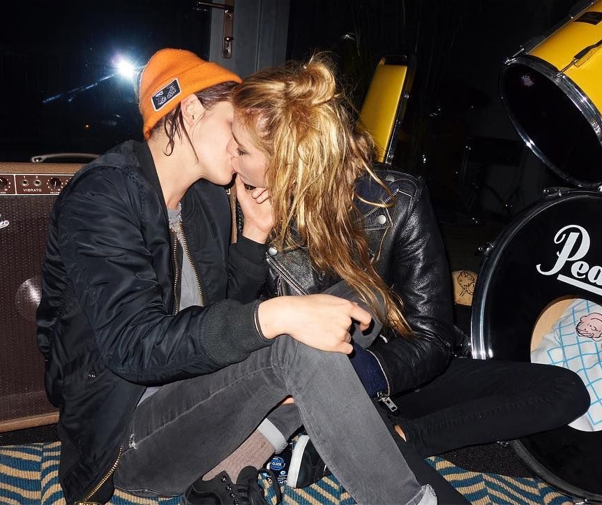 Addictoski's tweet photo. iโm a child of divorce ๐ #kristella https://t.co/cOauudMi4E