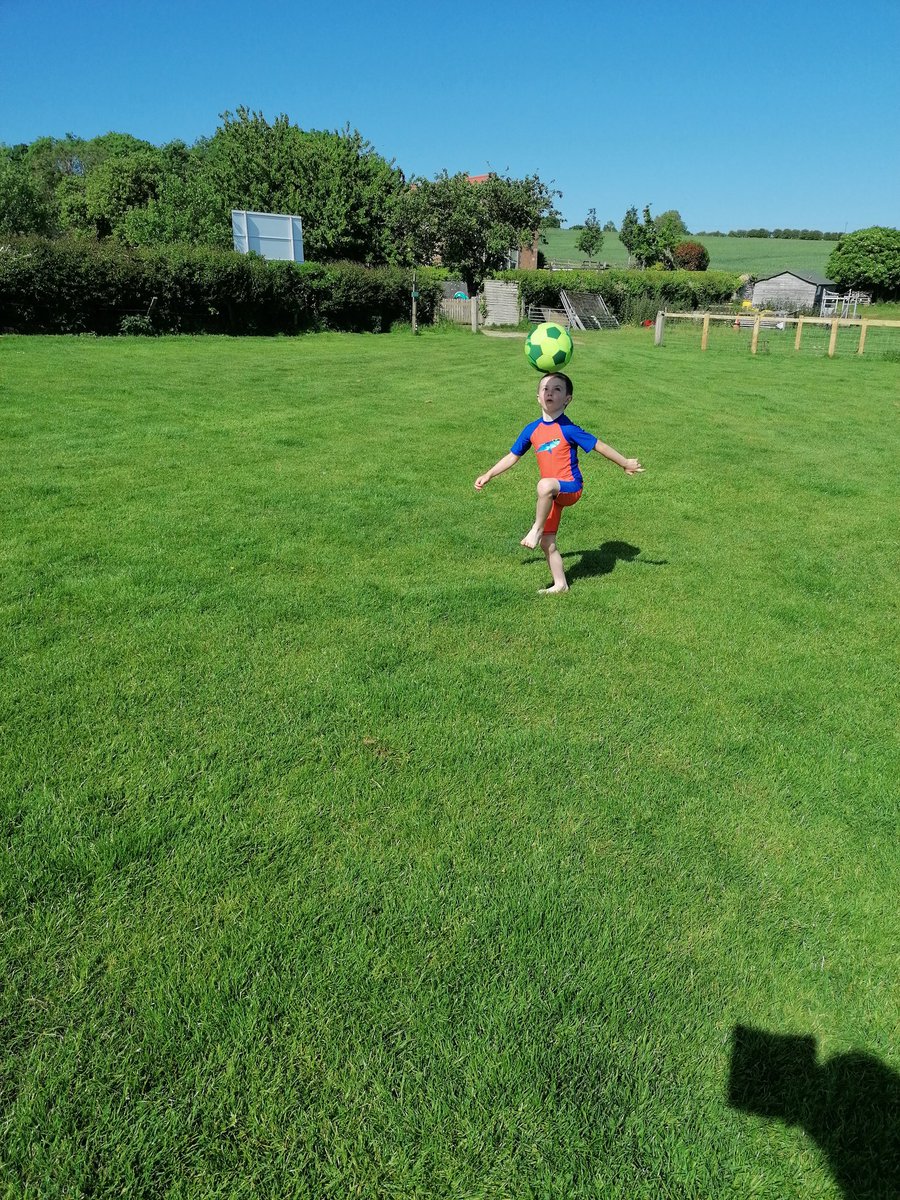 NGreenstreet88's tweet photo. Keeping healthy on holiday #healthyselfie #brownleechallenge @staynorHprimary @MrJeff85 https://t.co/sPWAUW3oyC