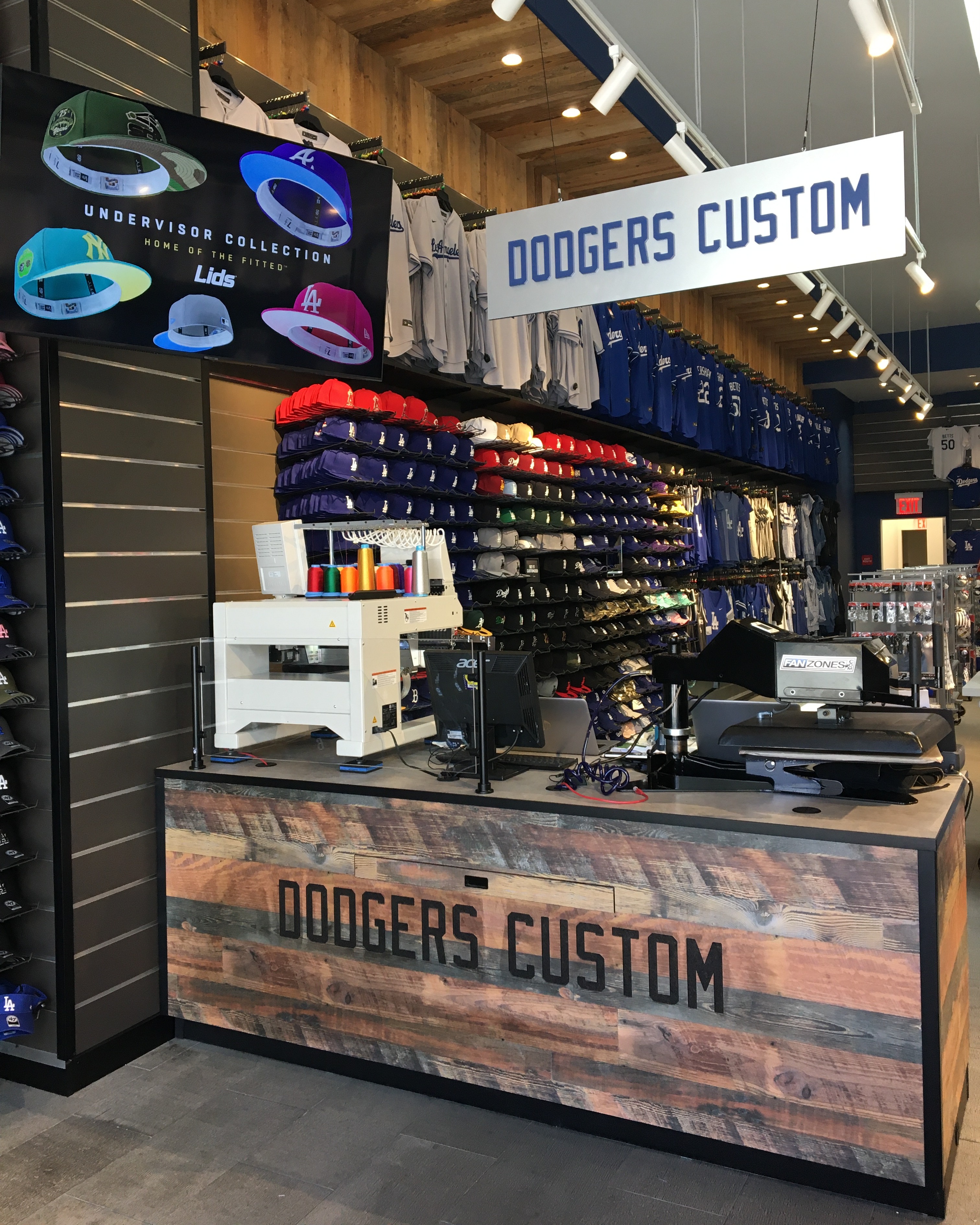 Dodgers clubhouse cheap store