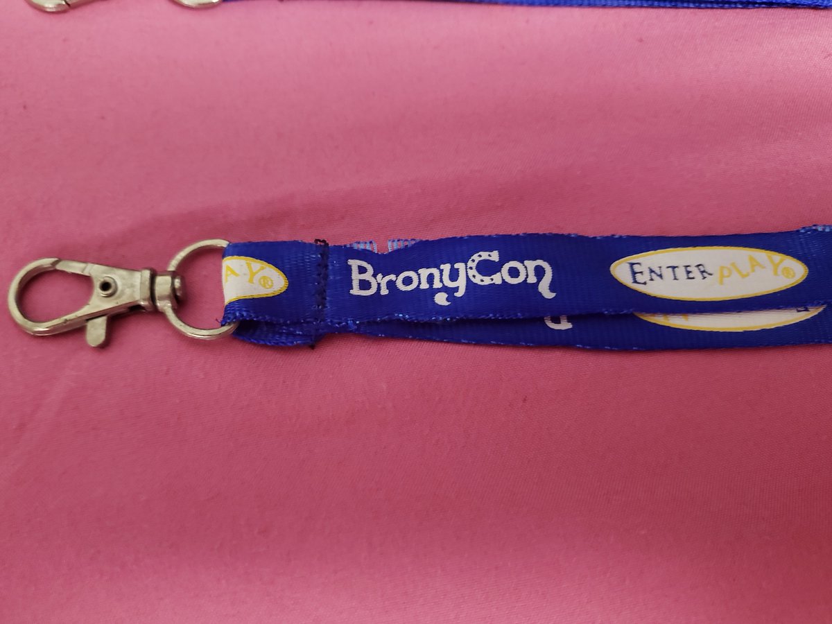 MaybeAlabaster's tweet photo. 2013 @BronyCon & @EnterPlay Lanyard, one of the few BronyCon items I have left to list.
https://t.co/i817e7Q003
I do miss BronyCon, I had a lot of fun working at conventions before the world ended.
#brony #ebay #auction #bronies #mylittlepony #mlp #forsale #enterplay https://t.co/OJajpF1LYS