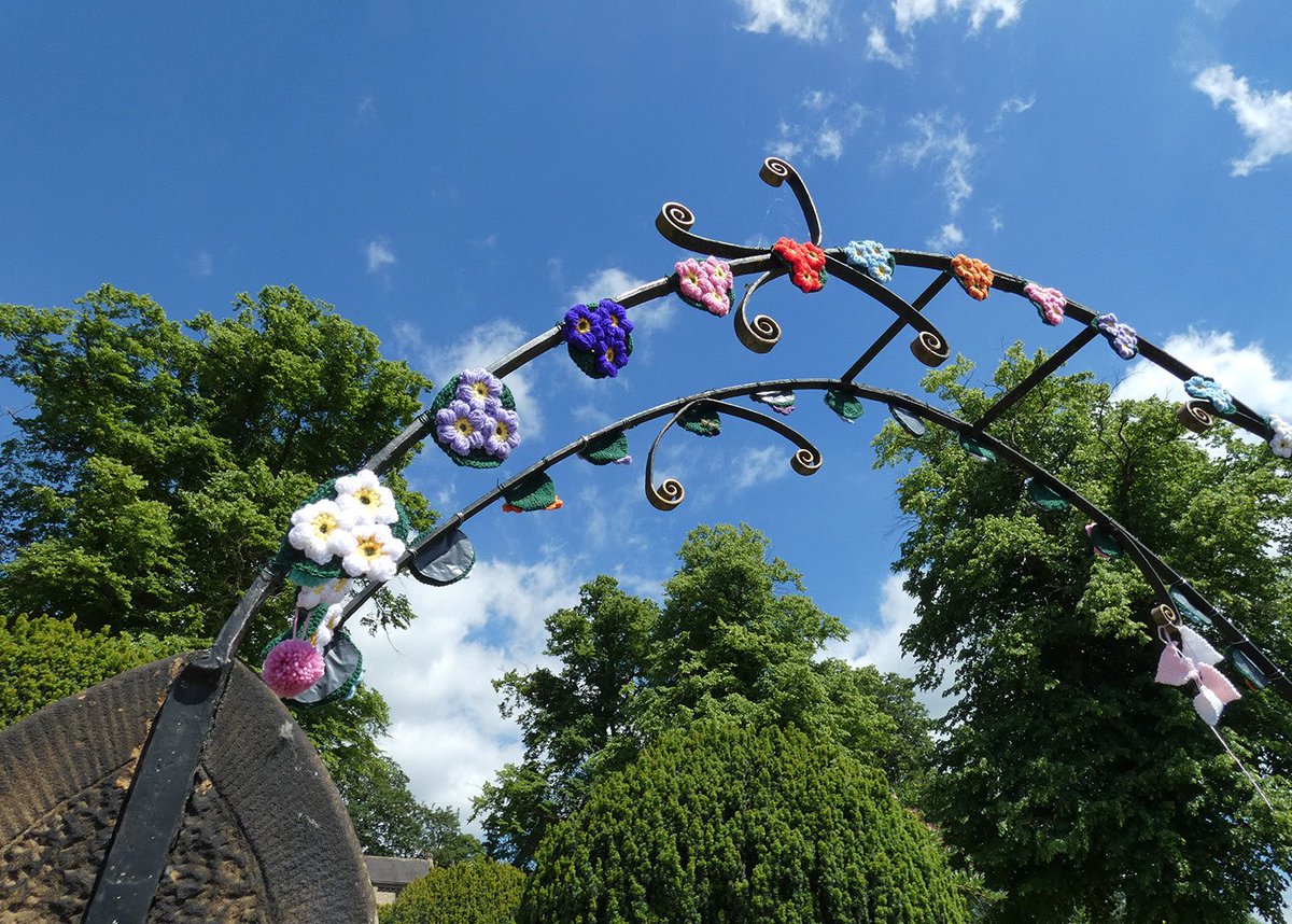 rosemaryplatts's tweet photo. A few more photos from Scawby, a very modest Gala Weekend but the yarn bombing is proving to be a hit. https://t.co/8j8lAucb6B