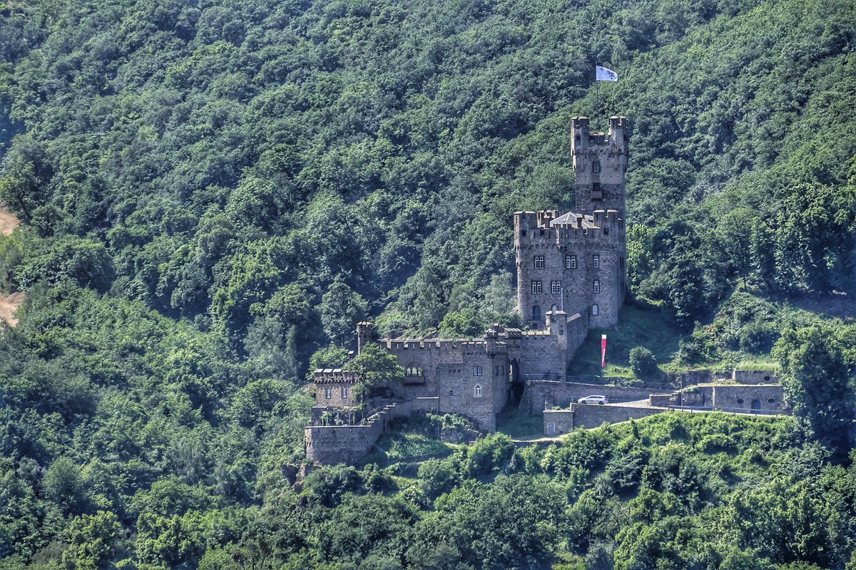 Es wird wieder eine Burgenbloggerin oder ein Burgenblogger auf Burg Sooneck einziehen, aber erst 2022. buga2029.blog/2021/06/12/pau… #buga2029 #mittelrhein #welterbe #burgenblogger