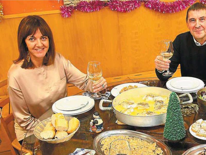SerranoAlfonso's tweet photo. Que dice el PSOE Carmen Calvo Lastra y no se quien más que las fotos sólo con quien ellos digan. https://t.co/nUloQ5RtOE