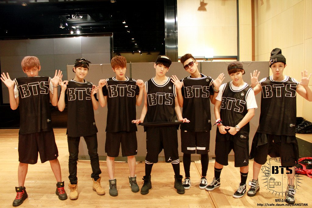 yoongilockss's tweet photo. happy 8th anniversary bts. im not good with words lol. all i can say is im very thankful for all of you. you are one of the greatest blessings in my life. i love you 💜 #8YearsToInfinityWithBTS #BTS8thAnniversary @BTS_twt https://t.co/wCJw4i4kco