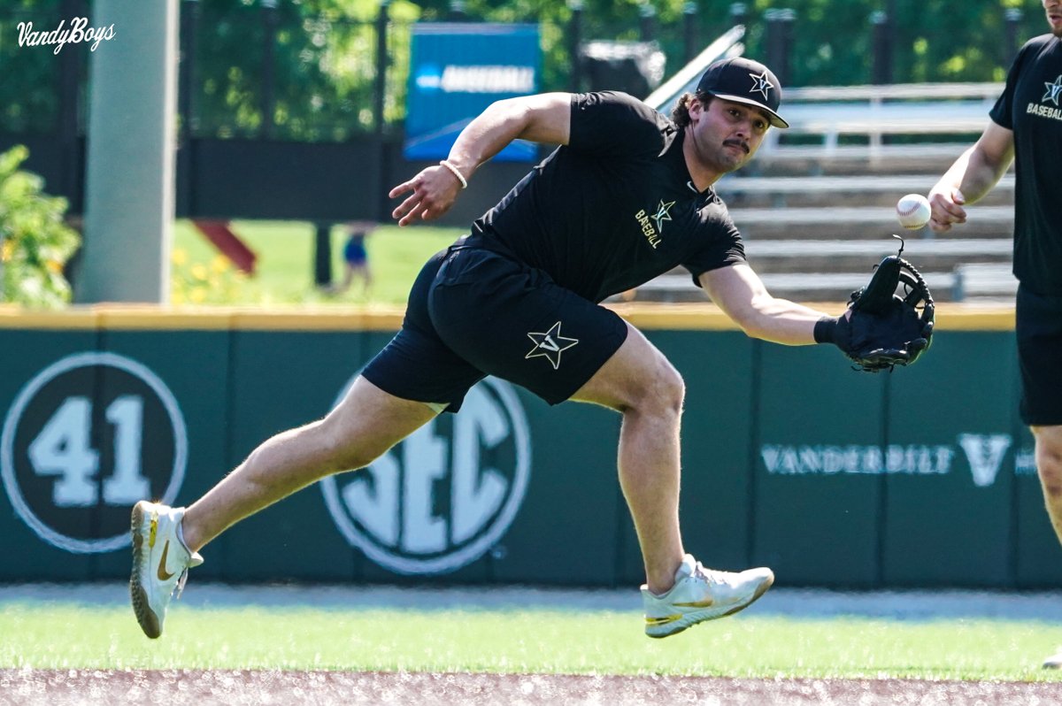 VandyBoys's tweet photo. Saturday baseball coming up.

#VandyBoys | #RoadToOmaha https://t.co/XpvTckgCo4