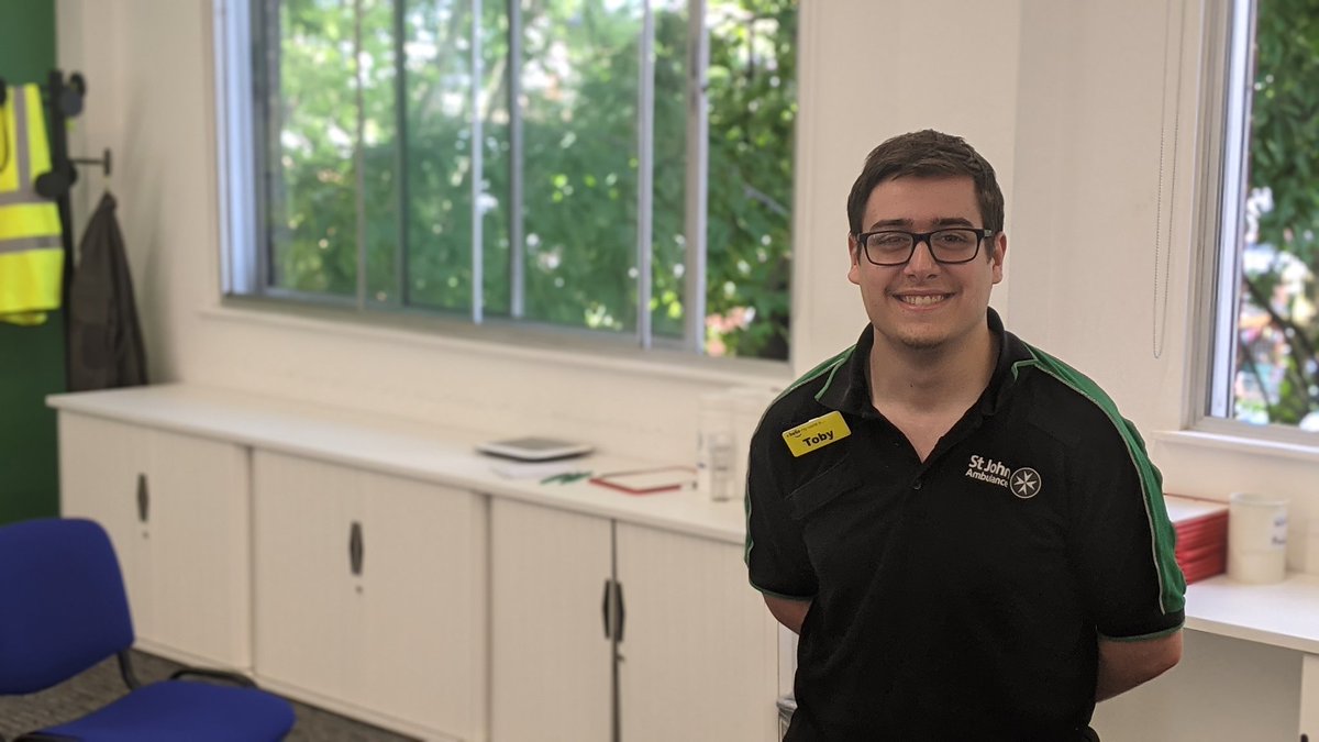 We're excited to be back at #LondonBridge for our first Cadet Operational First Aid course since March 2020. 

Toby is one of our trainers today. Toby is also a Training Nursing Associate. 

#volunteer #youth #StJohnPeople