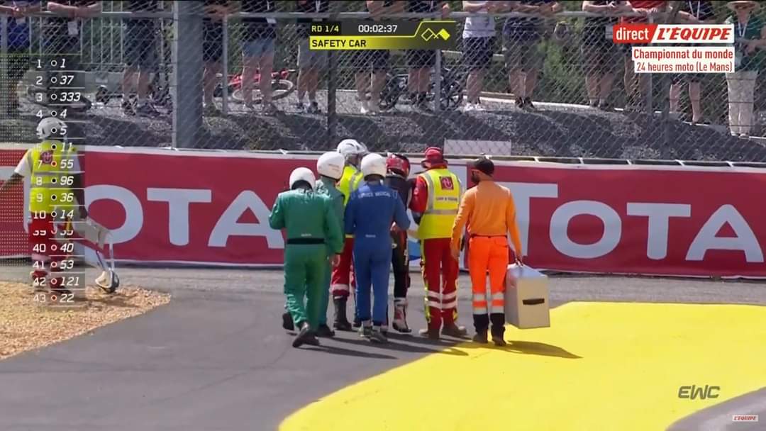 De l'action dès le départ des 24 Heures Motos lequipe.fr/Moto/Actualite… via <a href="/lequipe/">L'Équipe</a>

#UNASS 
#DispositifPrevisionnelDeSecours
#PremierSecoursEnEquipe
#VisMaVieDeSecouriste