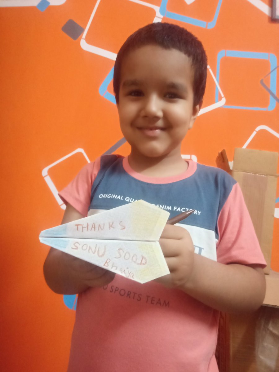 MotivationNYou's tweet photo. Size doesn't matter, your work speaks from all aeroplanes @SonuSood . Don't know what motivated this 5 years old kid to create this simple masterpiece. https://t.co/jGMS7wh7BM