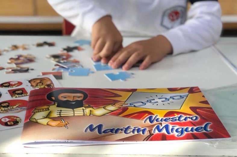 SaltaesDigital's tweet photo. Lanzan libro infantil del Gral. Martin Miguel de Güemes 

https://t.co/WirH7BnrU0 https://t.co/e26ijdMuES