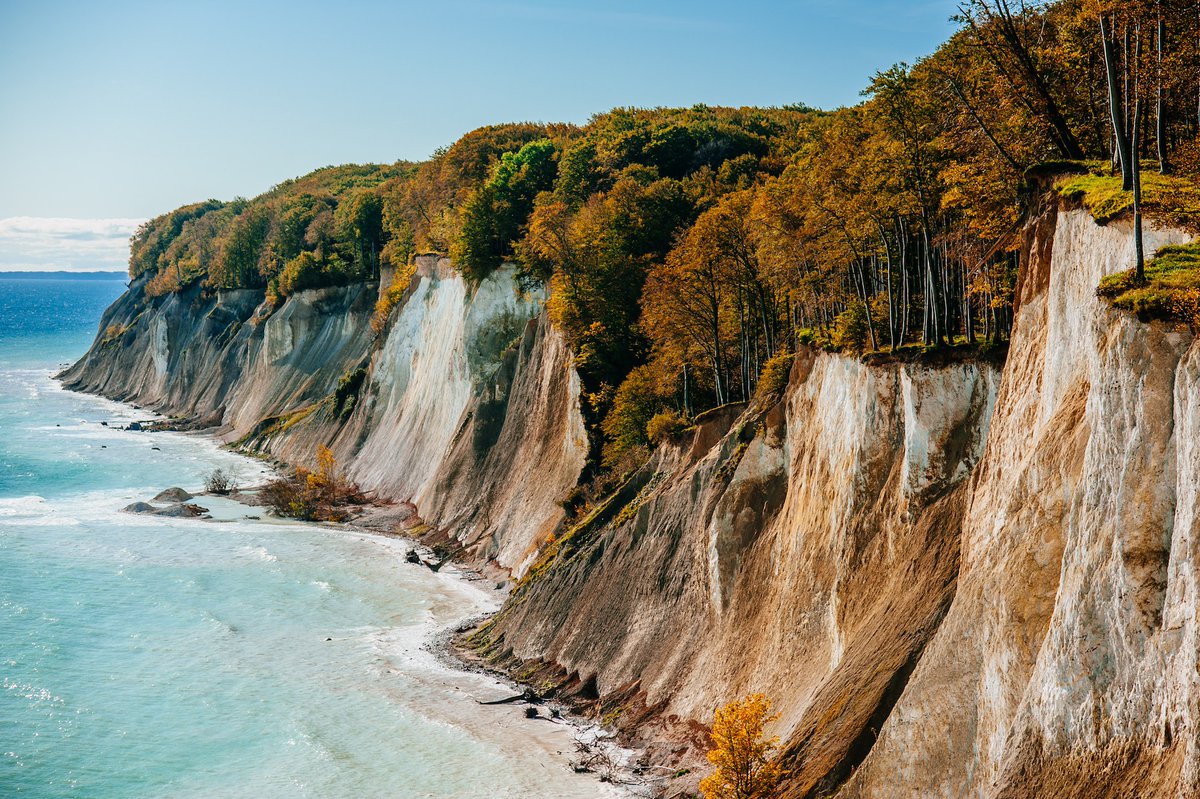 Katrinnekochan's tweet photo. @GACKT and his guests talked today about germany #doitsu . I think mabye about the beaches at the baltic sea and the FKK beaches. 🤣😆🙈
So here some beautiful photos from the baltic sea. This is at the island Rügen. 😊
Please visit germany once the pandemic is over. #GACKT https://t.co/vdRqvUGOJZ