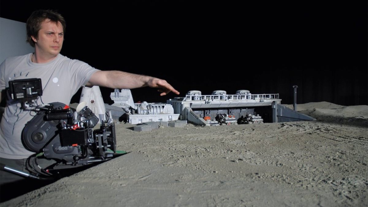 TheSpaceshipper's tweet photo. Moon - the movie - was released 12 years ago today.

One of my favorite sci-fi movies from the 2000s, which mixes a thoughful script, an excellent Sam Rockwell, perfect directing, neat production design, great models and a lovely soundtrack by Clint Mansell. https://t.co/mSdiUuzNSw