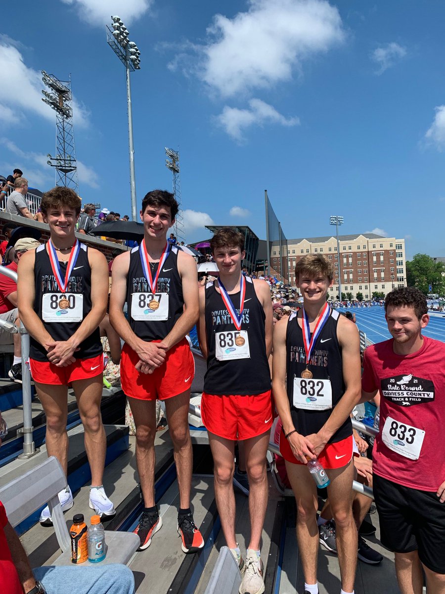 Fortdawg's tweet image. ⁦@DCDistance⁩ boys and girls both podium at State.girls 6th boys 8th. Girls were seeded 14th and boys 18th coming in #awesomesjowing