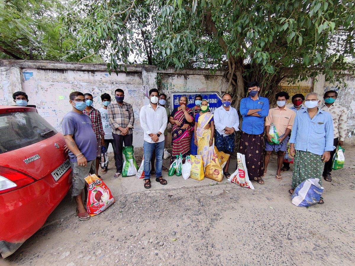 dineshbasker_in's tweet photo. Back to back relief distribution today 12/06/2021
Adyar cancer institute patient's inmates.
Someone told me I'm compering Udhayanidhi Stalin, then why don't I tag him.
I oblige @Udhaystalin to give the reliefs to the rights and deserved.
#FightAgainstCOVID19 #FightForHunger https://t.co/nq0OJ7rQvG