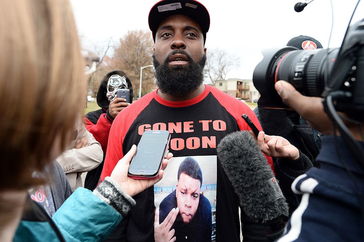 realDailyWire's tweet photo. Michael Brown Father Presses Black Lives Matter, Wants To Know Where $90 Million In Funds Went: Report https://t.co/Ylzqmk34jR https://t.co/lHpHB2hXM9