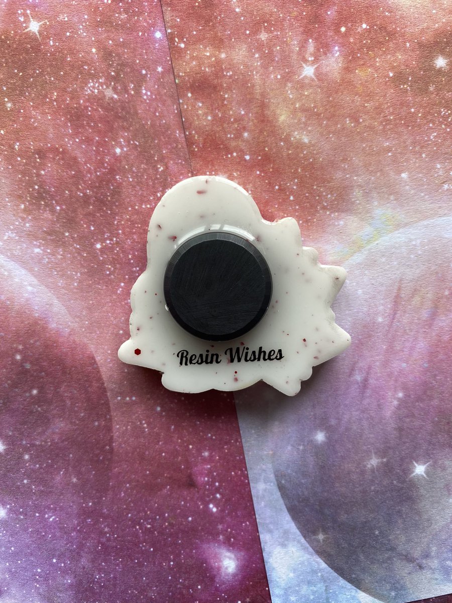 ResinWishes's tweet photo. Happy Saturday! Here’s a Cynda magnet to wish you a great day 🔥. This was made for the one and only @sleepyysnail ❤️. 

#resinmagnets #fridgemagnets #magnets #resinart #resinartwork #resinartist #resincrafts #resinwork #resinobsession #resinepoxy #cyndaquil #pokemonartwork https://t.co/jj7ktijRzS