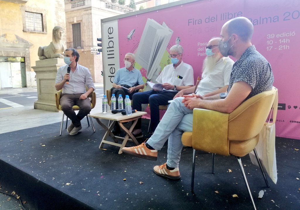 llibreters's tweet photo. Presentació de 'Les escoles de Palma en temps de la Segona República' @ajuntpalma
Dissabte a la #firallibrepalma https://t.co/sZxhJX2oVi