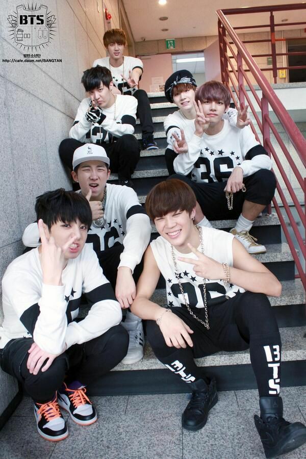 Illll13l's tweet photo. 7 самых ярких лучика света🥺
💜13.07.13💜
#BTS8thAnniversary
#8YearsToInfinityWithBTS
#방탄소년단
#2021BTSFESTA https://t.co/JUsR8AArWi
