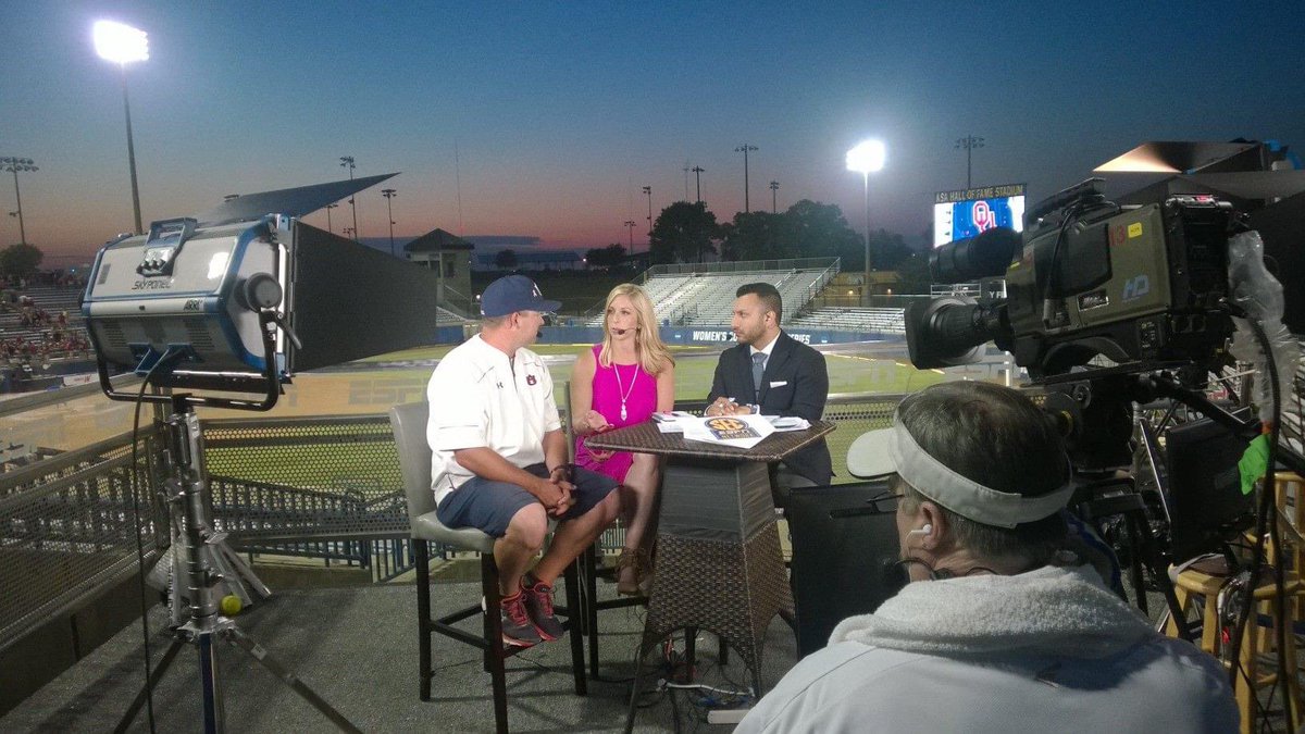 ascarborough's tweet photo. How it started vs how it’s going 😱

From a wicker table from Pier One and only post game studio on @SECNetwork with a crew of 5

....to pre game studio shows with a REAL SET on @espn AND an alternate broadcast during champ series games with a crew of 20+. #wcws #investinwomen https://t.co/pCHH23nKwu