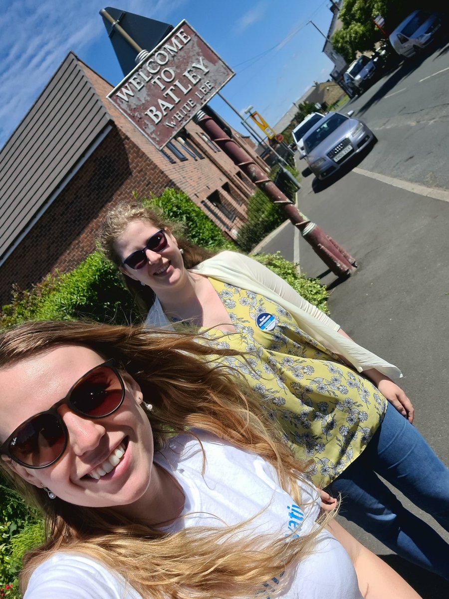 AbigailMainon's tweet photo. Great to join @cwowomen and @CYoungWomen fellow chairman and members from the North West and across the UK for an Action Day today supporting @Stephenson_Ryan in Batley &amp; Spen By-election 💙👍

@WalesCWO https://t.co/XNtulMaMxC