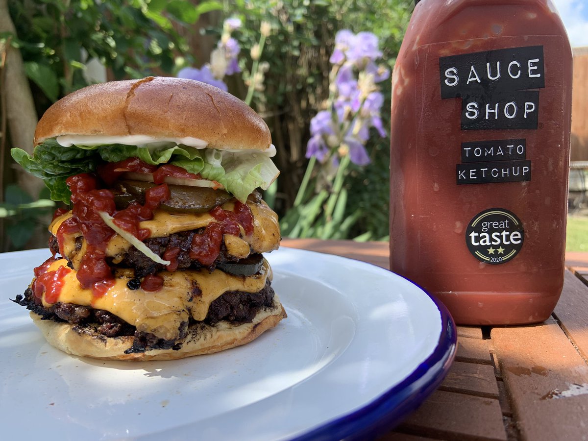 Classics don’t get much more classic than this…..double chuck smashed patty, double cheese, house pickles, onion, lettuce, Mayo and <a href="/sauceshop/">Sauce Shop</a>   ketchup. big thanks @cjsbutchers for the minced chuck!! #foodie #burger #smashburger
