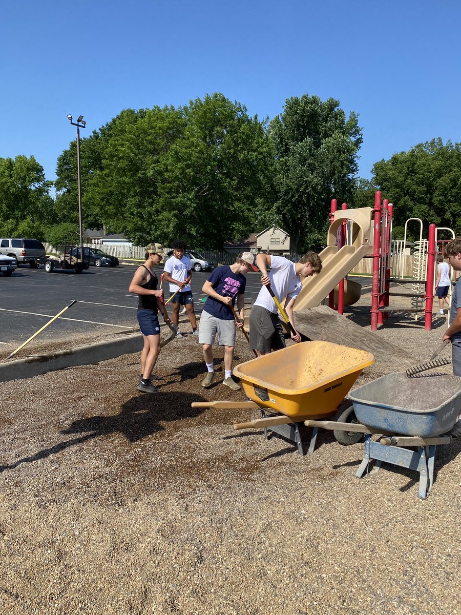 stasaintsrugby's tweet photo. No game, no problem: it’s time to give back! Saturday service project at Prince of Peace grade school helping to refill the playground. Saints rugby is happy to help out! #ServiceProject @STAsaints #sta4pillarsofservice #sta4pillarscommunity https://t.co/KZatzMIAvQ