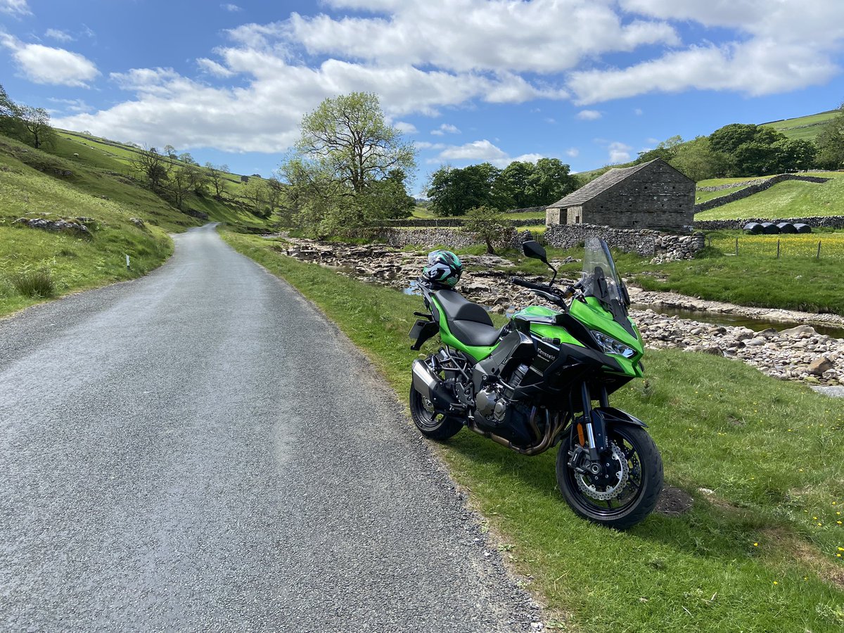 bobmcguire8's tweet image. Best 4 pictures of today absolutely loved it #soloriding #Yorkshiredales #motorcycles #motorbikes