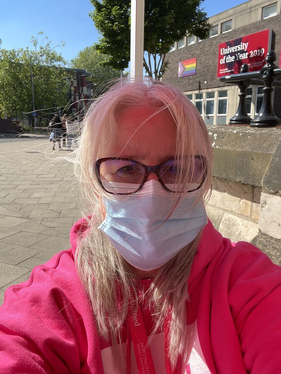 Lorrjon's tweet image. How about this for pink! Beautiful day in the sun hosting campus tours @TrentUni accompanied by our brilliant student ambassadors. Sorry about the hair - it was a bit windy!