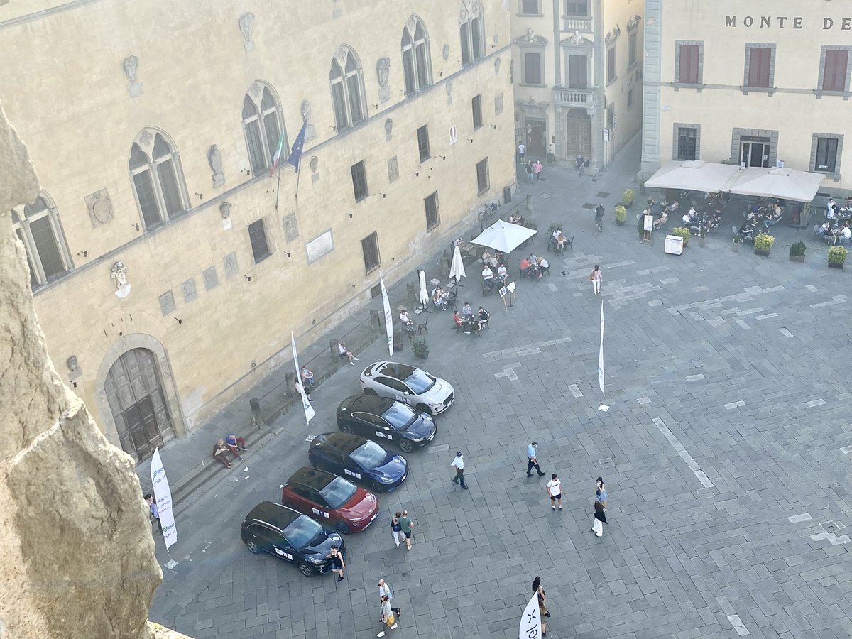 sabbatini's tweet photo. La carovana dell’ #eRaid elettrico è arrivata a #Pistoia. Colpo d’occhio fantastico delle auto elettriche parcheggiate in piazza del Duomo dall’alto della torre campanaria della cattedrale di San Zeno #Eraid #EnelX #Italo #TargaTelematics https://t.co/E6YCIPeI6D