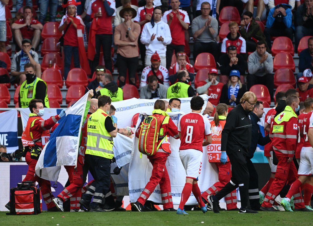 cifturnike's tweet photo. Dualarımız seninle. #Eriksen https://t.co/wMBJ42a8Zj