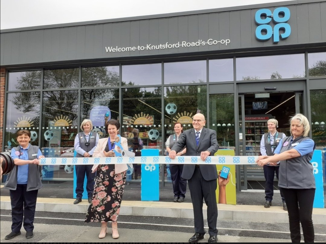 #KnutsfordRd #Latchford <a href="/coopuk/">Co-op</a> #Warrington Officially opened by Councillor Mayor Maureen Creaghan, pop in and see our fantastic new products and ranges <a href="/PaulWillcox7/">Paul Willcox</a> Thank you to everyone who supported the store and also our customers for being understanding whilst we relocated