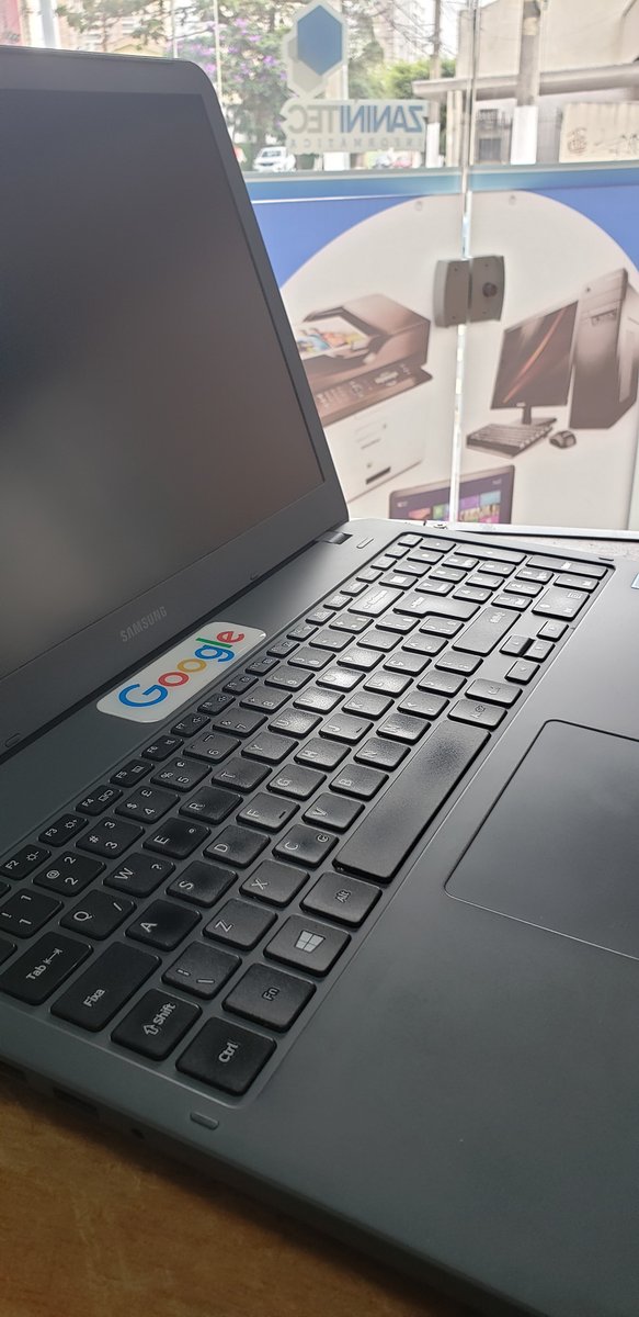 ZaniniTec's tweet photo. Upgrade em notebook da #samsung
Foi feito a instalação de memória RAM e ajustes das dobradiças da tela.

#vilacarrao #informatica #note #assistenciatecnica #notebook #computador  #zaninitec  #homeofice https://t.co/UTmyhQ01gg