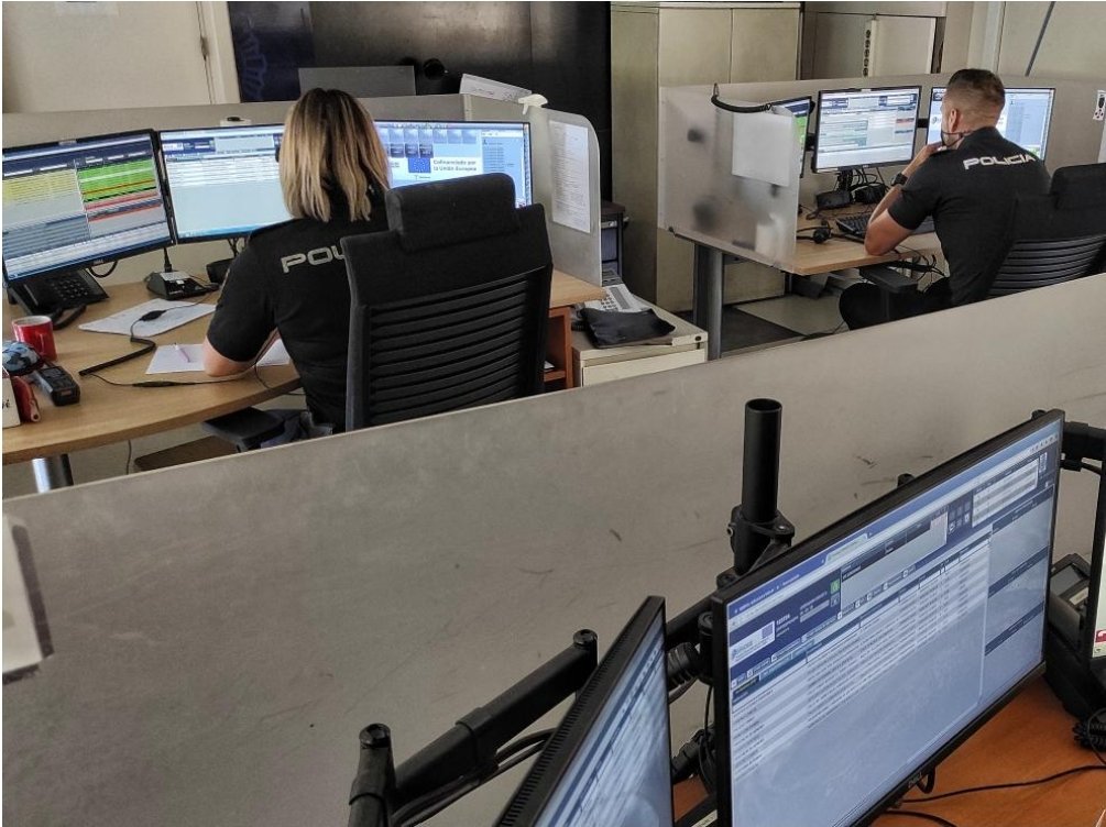 AragonSup's tweet photo. 🚨 Lo han vuelto a conseguir‼️
👏 Los compañeros de la @Policianacional del #Turno2 del #CIMACC091 salvan a un joven con intenciones autolíticas
👌Gracias a la calma y profesionalidad demostrada, consigue salvar a otro joven
#MasPersonalyFormacion
#MedallasParaQuienLasMerece https://t.co/NQm2ngBACX