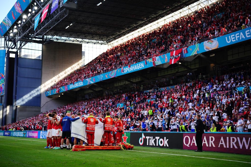 arhamd10s's tweet photo. Finland vs Denmark suspended. Prayers with Eriksen!💔 https://t.co/c9rcUO2rzU