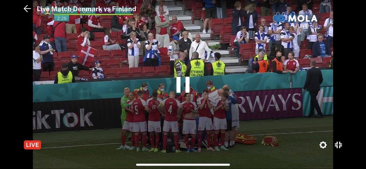 Waduh eriksen, salah satu freekicker master liga aing 😢 #pray