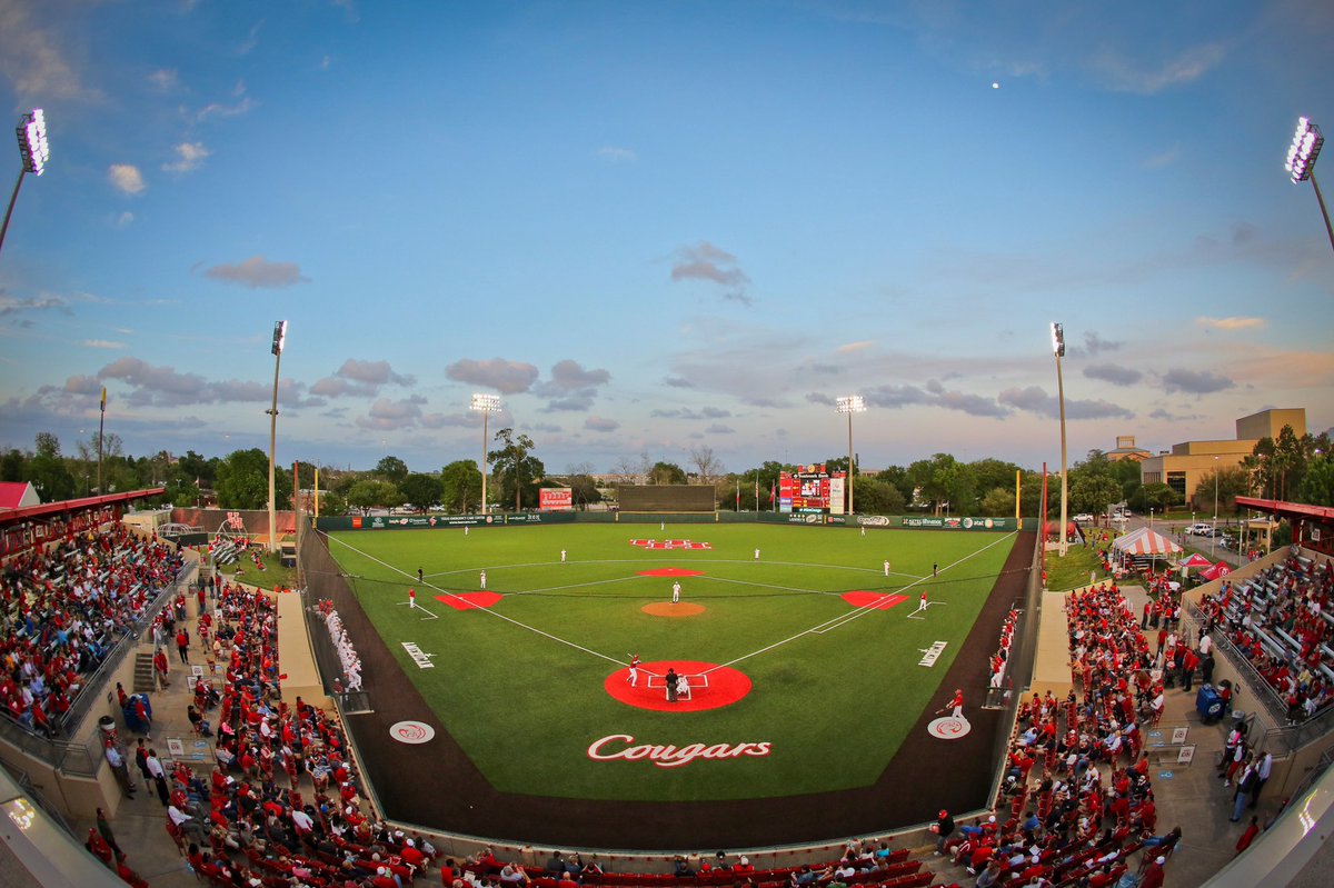 KadeBrewer's tweet photo. I’m proud to announce my commitment to play baseball at the University of Houston. I want to say thank you to God, my family, friends and coaches for supporting and helping me throughout my journey! Go Coogs! https://t.co/soWeRbGc0K